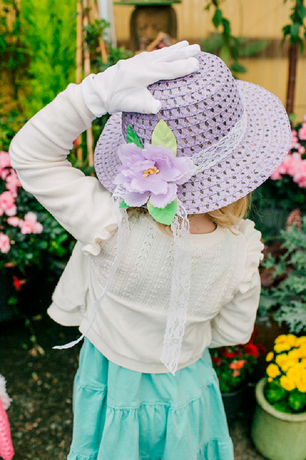 Girl's Short White Dress Up Gloves